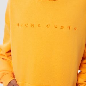 Яркая oversize худи